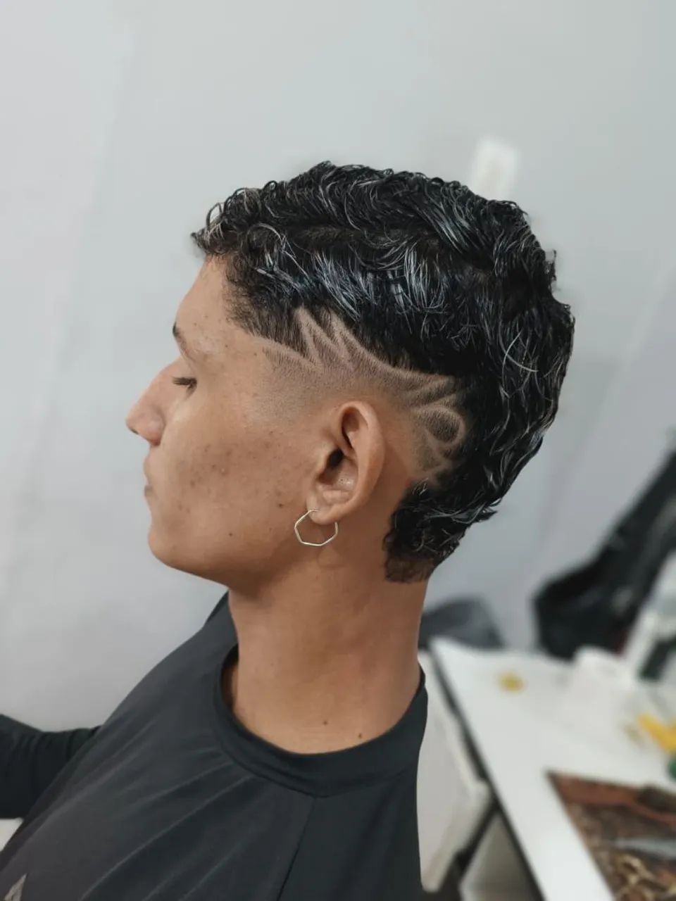 Corte De Coque Masculino Penteado Coque Samurai Cabelo Cacheado - Main Image