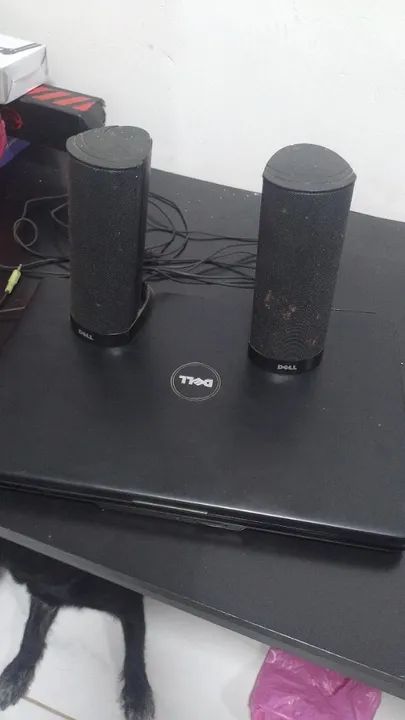 Notebook Dell com alto-falantes