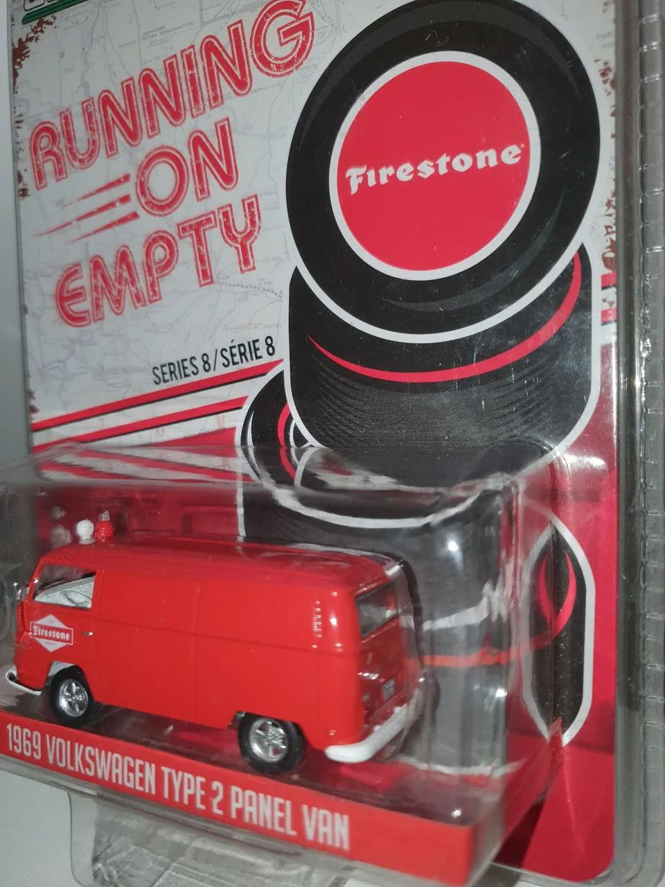 Kombi 1969 Volkswagen  Type 2 Panel Van  Firestone - Greenlight 1/64 - Foto 3