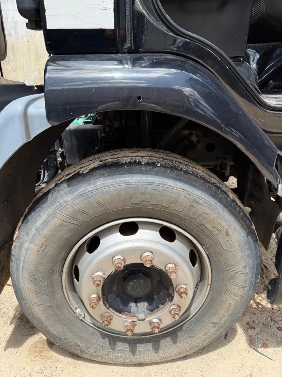 Caminhão caçamba Volvo 260 ano 2011 - Foto 8