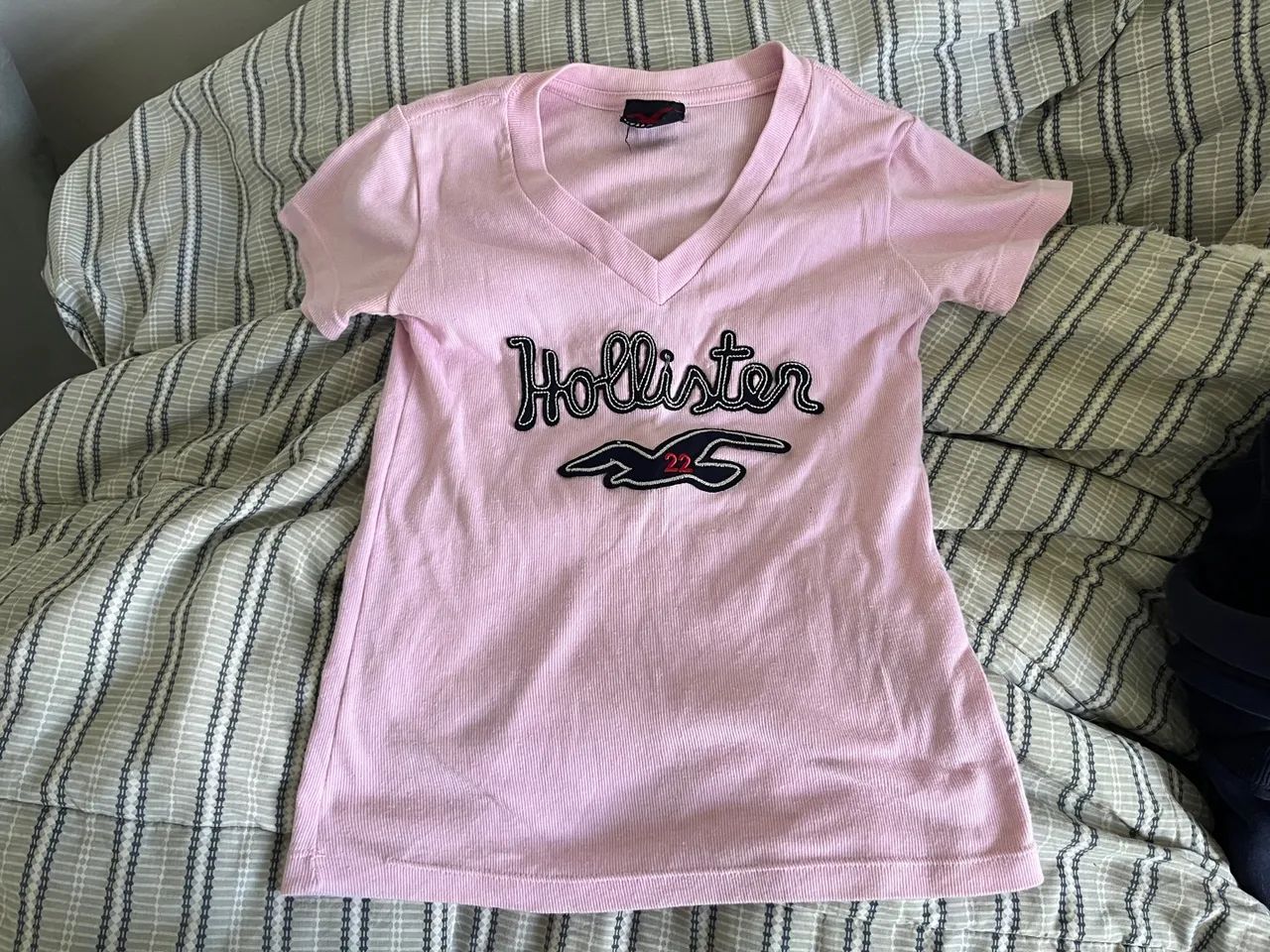 Camiseta Hollister Pink V-neck