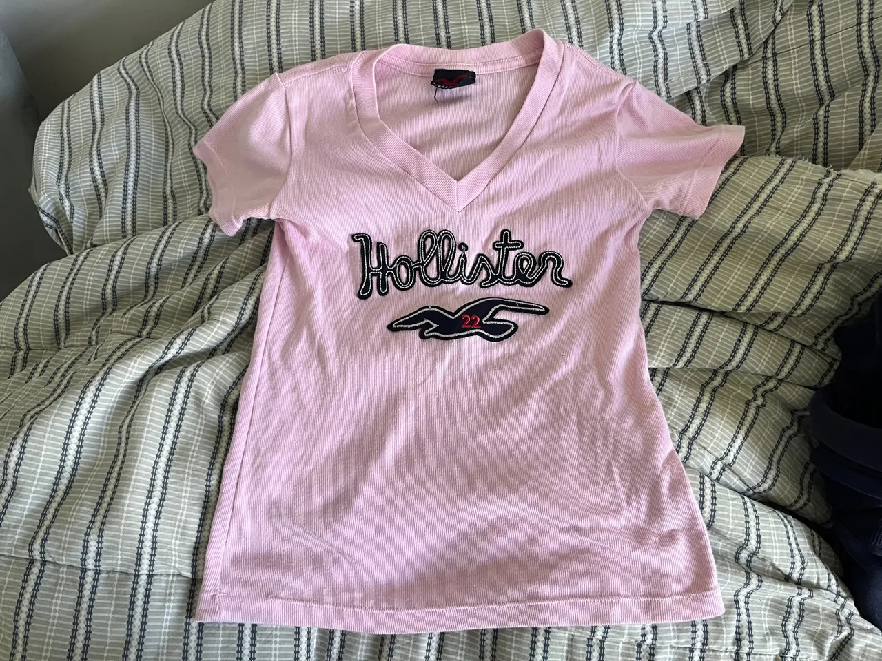 Camiseta Hollister Pink V-neck