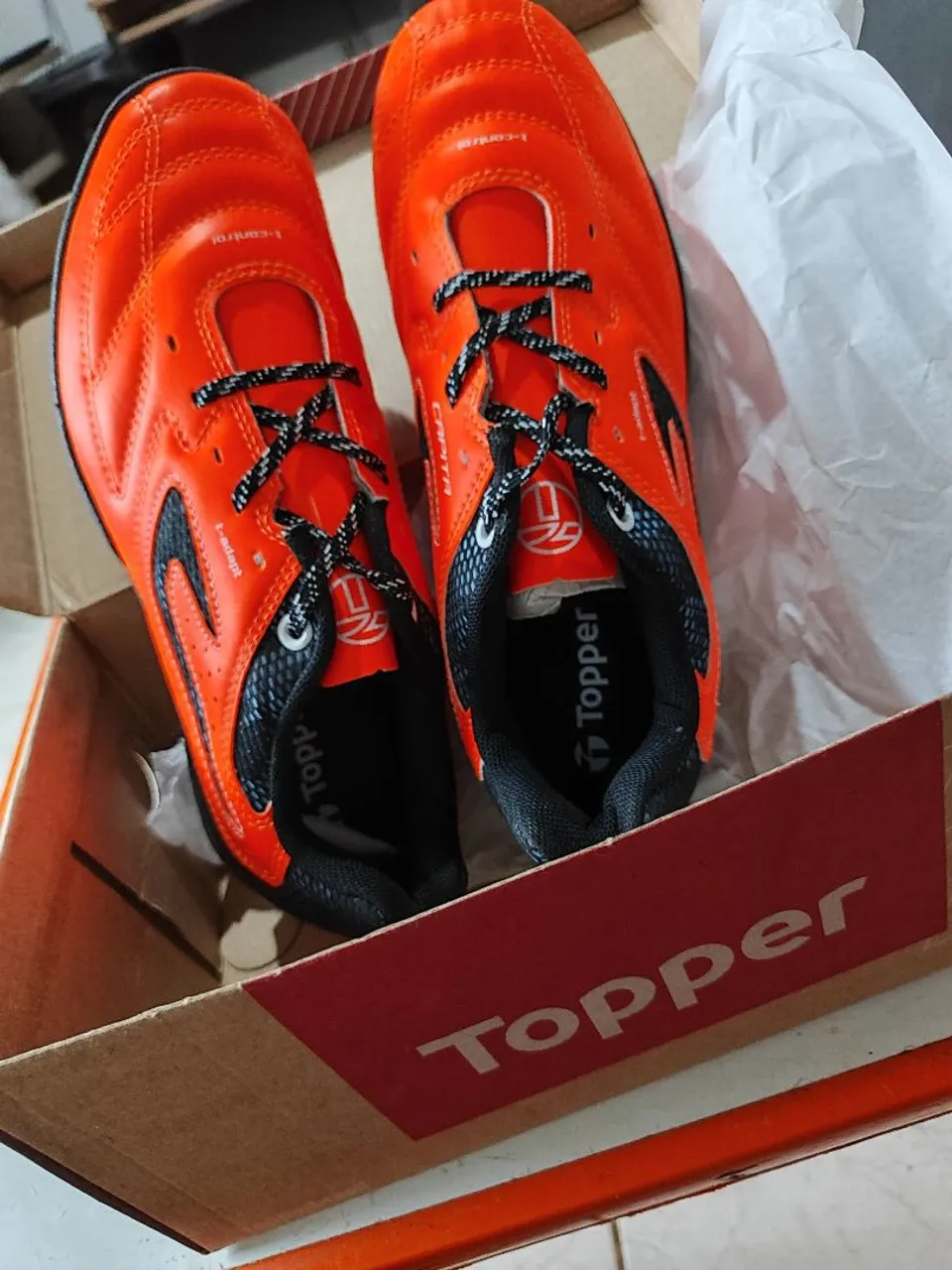 Chuteira Topper Capitã Laranja - Nova