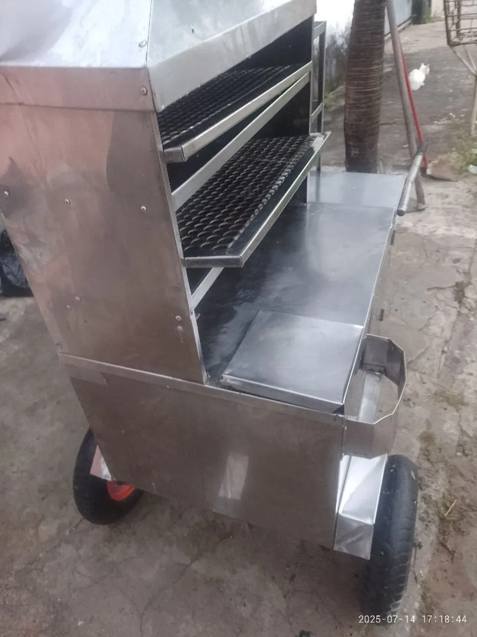 Carrinho de churrasco em aço inox
