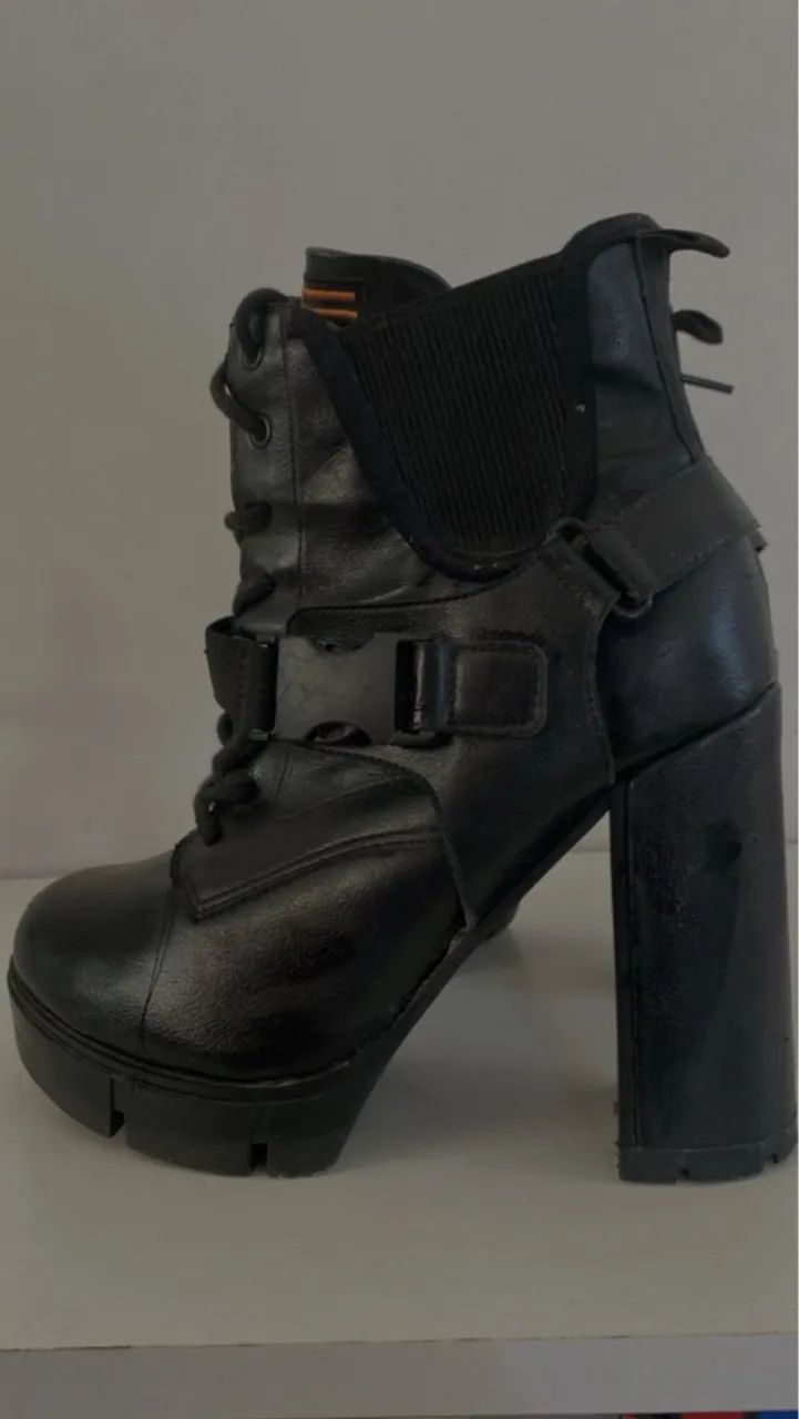 Bota Feminina Preta Salto Alto