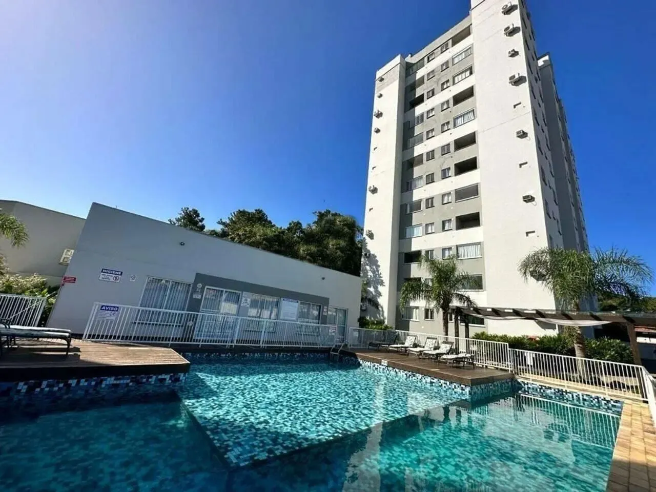 Apartamento 2 dormitórios para alugar Itacolomi Balneário Piçarras/SC