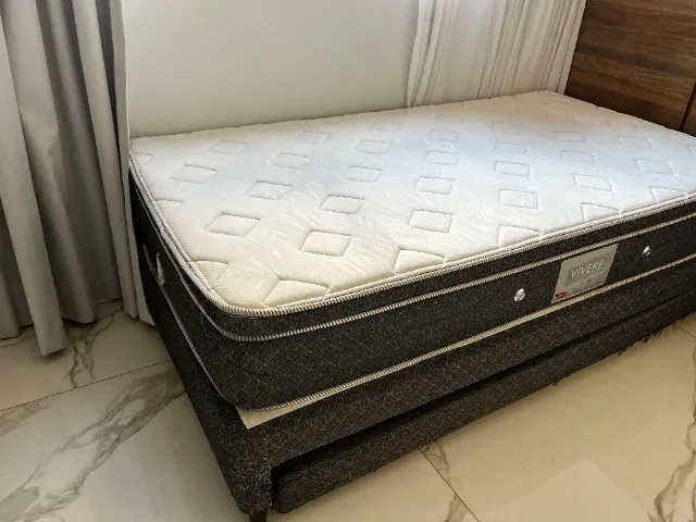 Cama com cama auxiliar