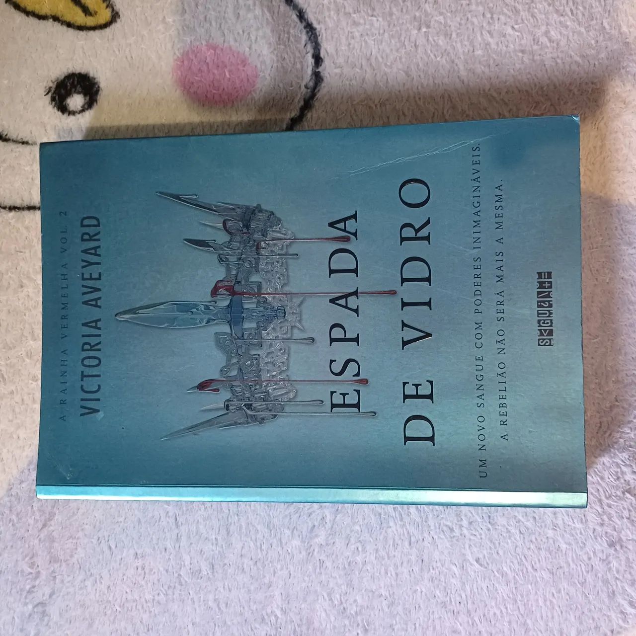 Livro Espada de Vidro - Victoria Aveyard
