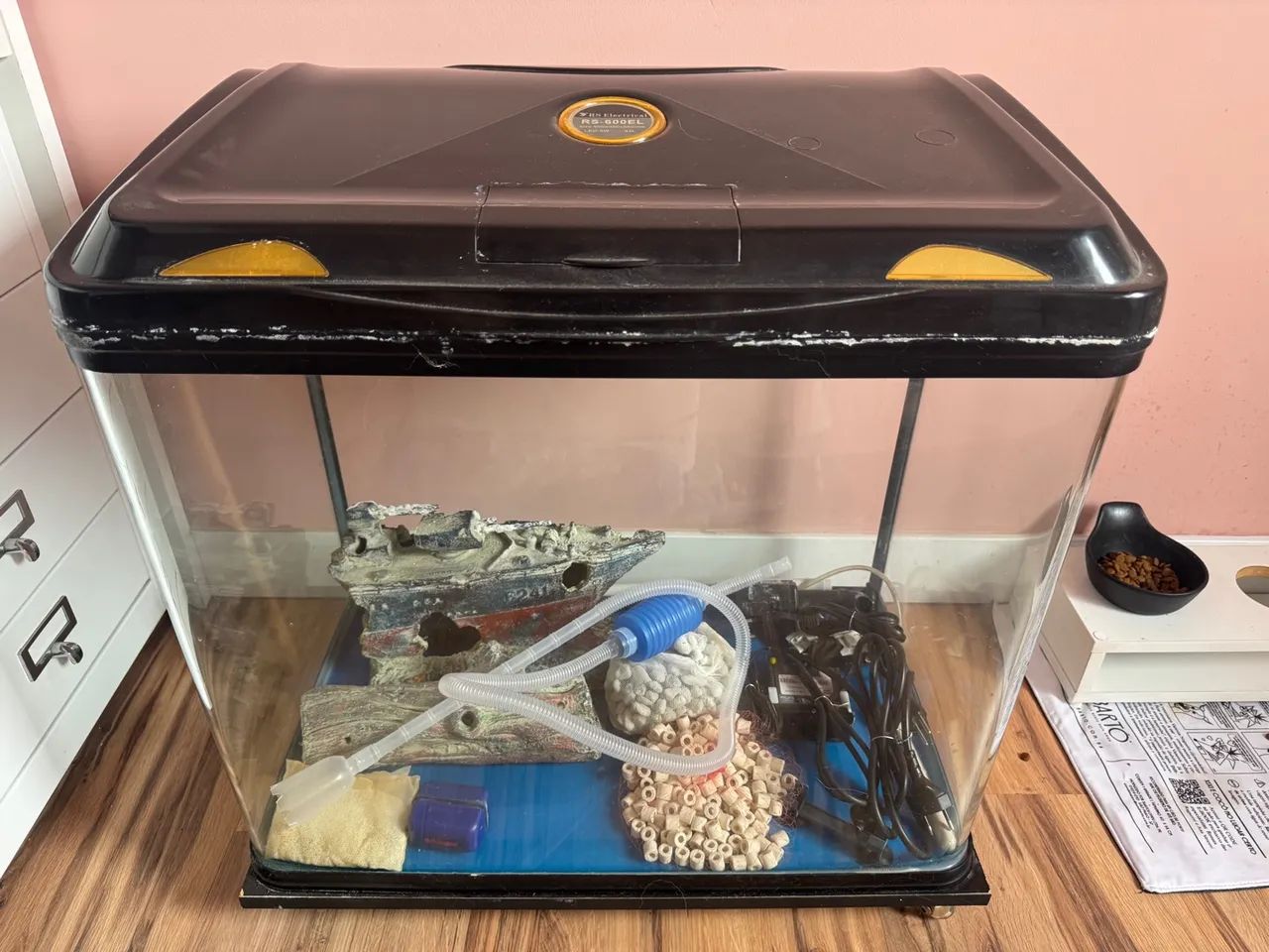 Aquário Curvo  110v. Rs Aqua 600 Black 60x36x56cm 82 Litros