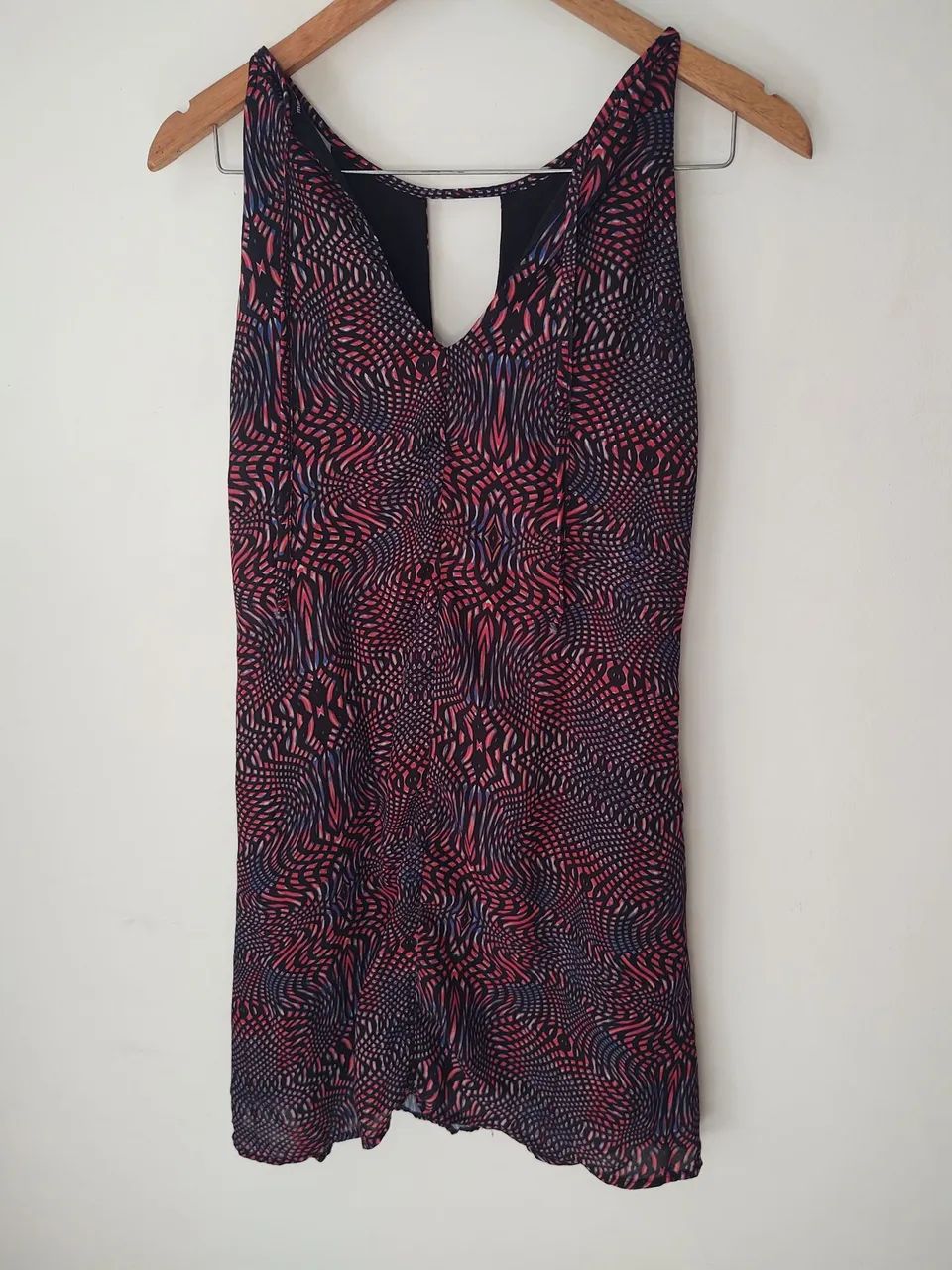 Vestido estampado com costas abertas - Foto 2