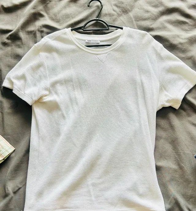  Camisas gola redonda importadas R$ 60,00