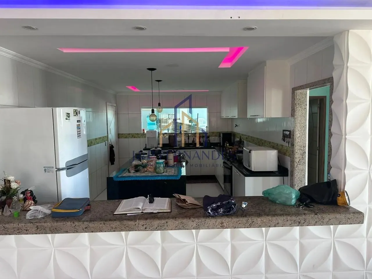 Casa para Venda em Maricá, Barra de Maricá, 5 dormitórios, 4 suítes, 6 banheiros, 8 vagas