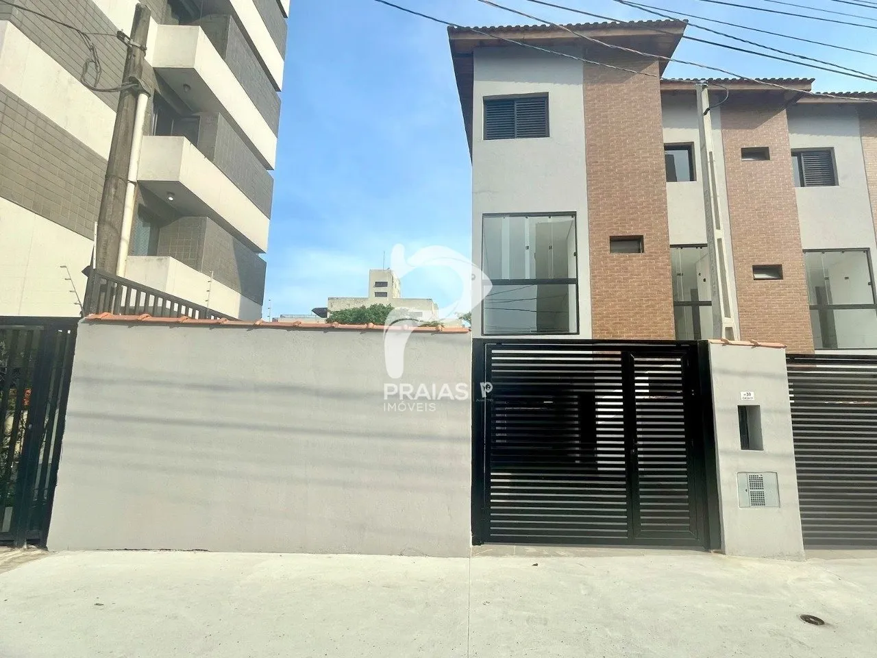 Casa tipo sobrado, 2 dormitórios, Enseada, Guarujá