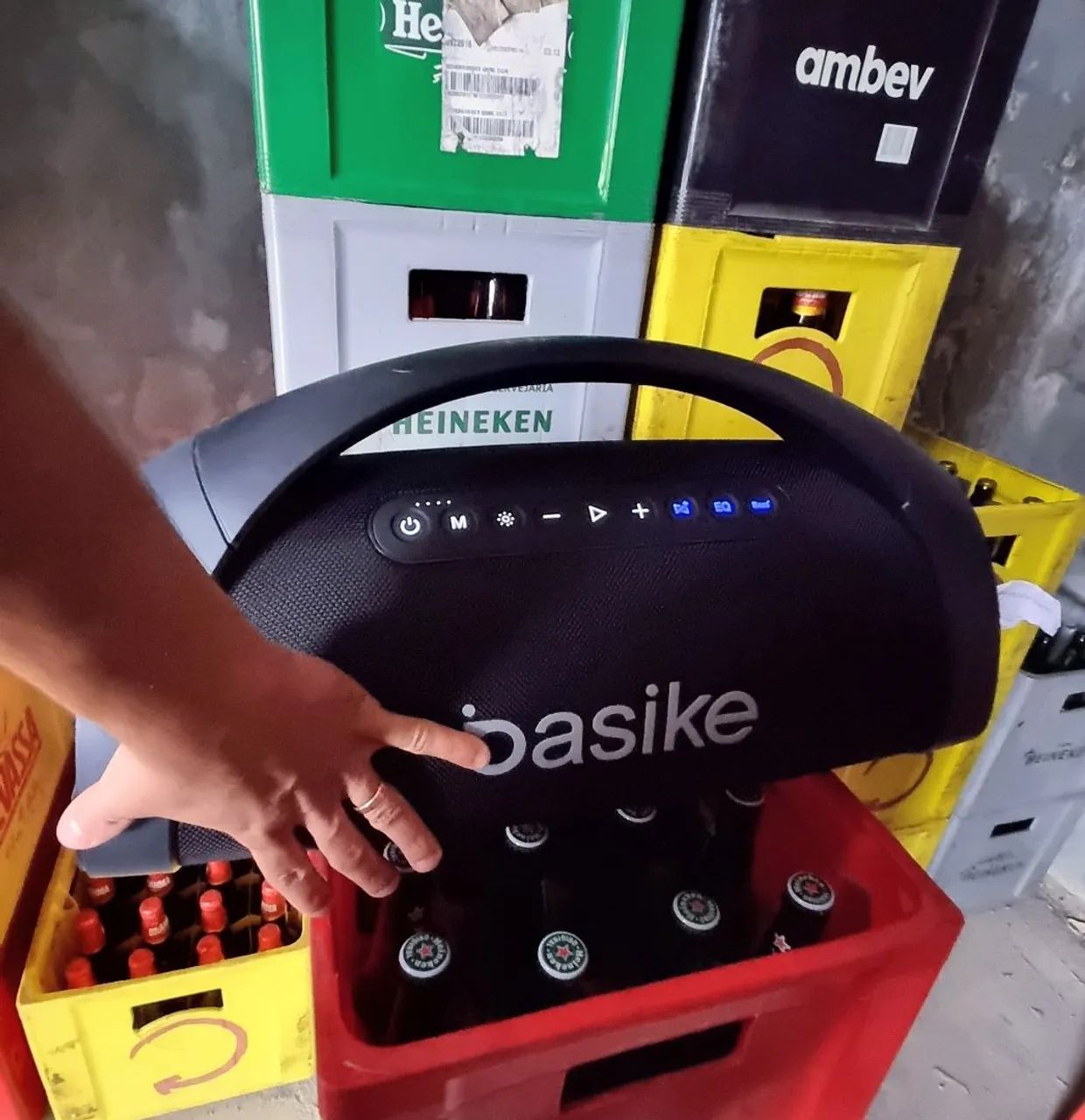 Boombox Basike 300w top GRAVE da um couro em jbl
