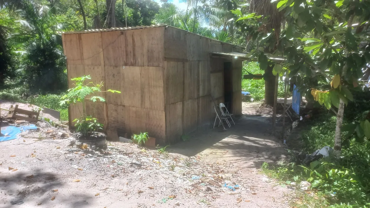 Vendo este terreno com a casa