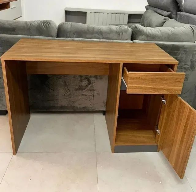 Mesa de computador morada para estudos....64166929255299121