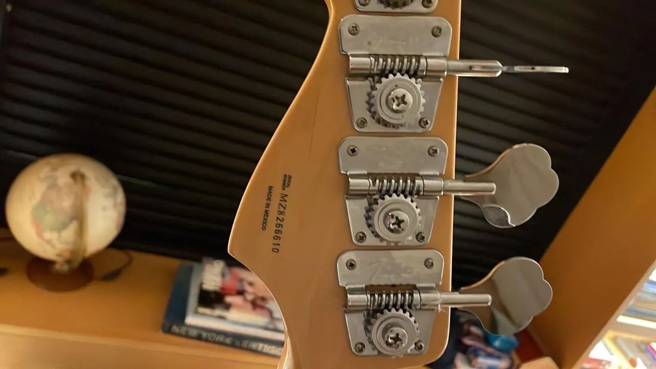 Fender 70's Jazz Bass 2009  (não aceito trocas) - Foto 2