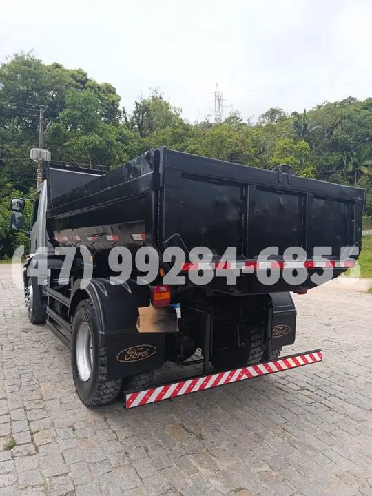 Caminhão caçamba Ford Cargo 1723  - Foto 4