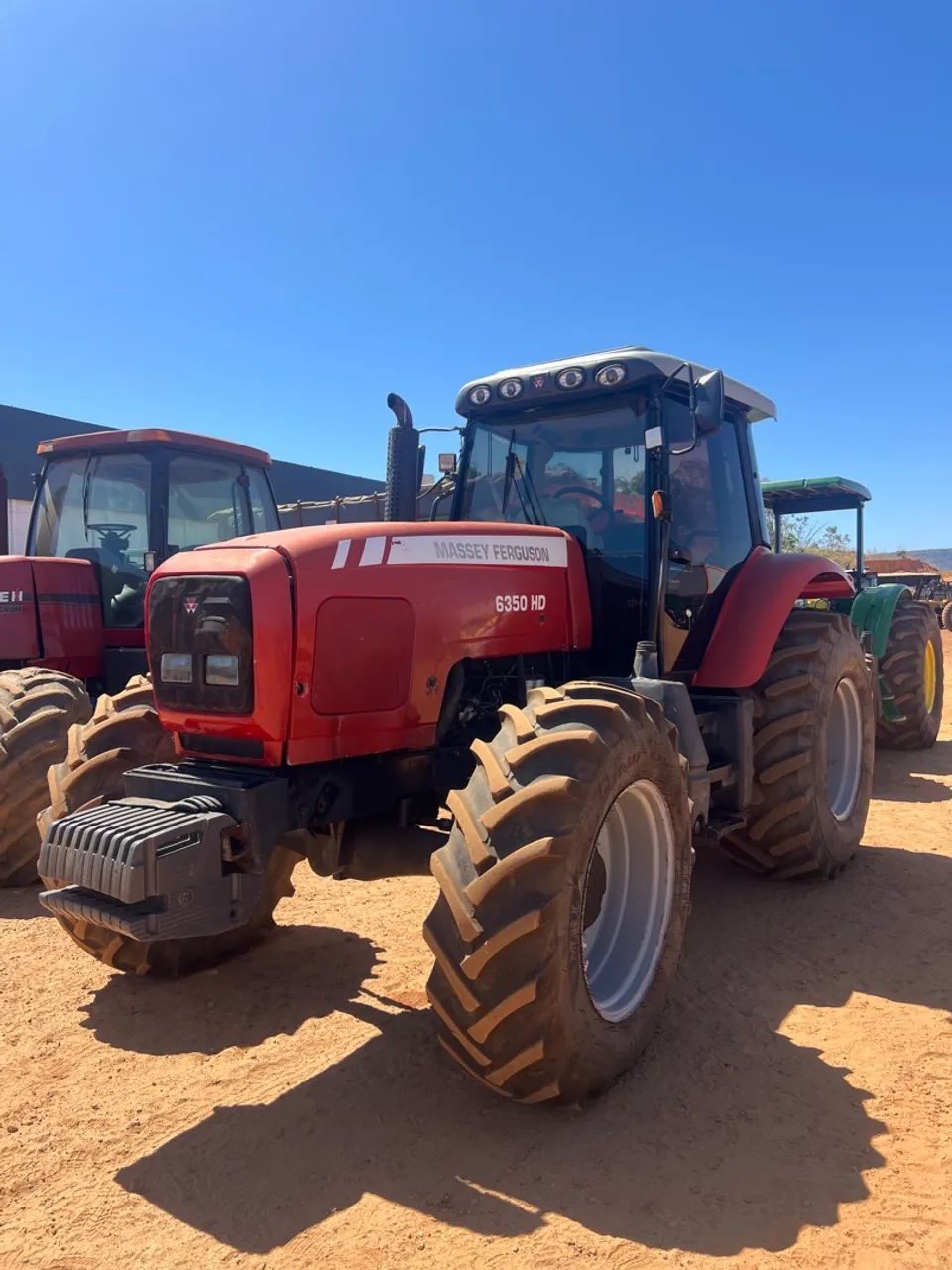 Trator Massey Aceito caminhonete ou pulverizador . 
