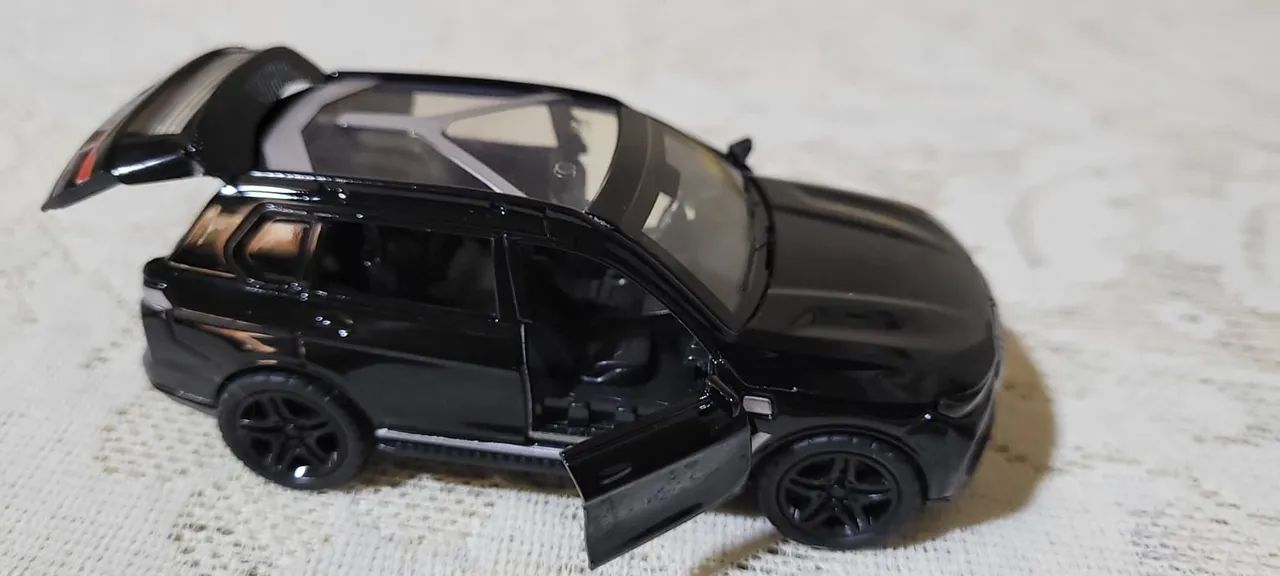 Carrinho de Brinquedo BMW Série 7 - Foto 4