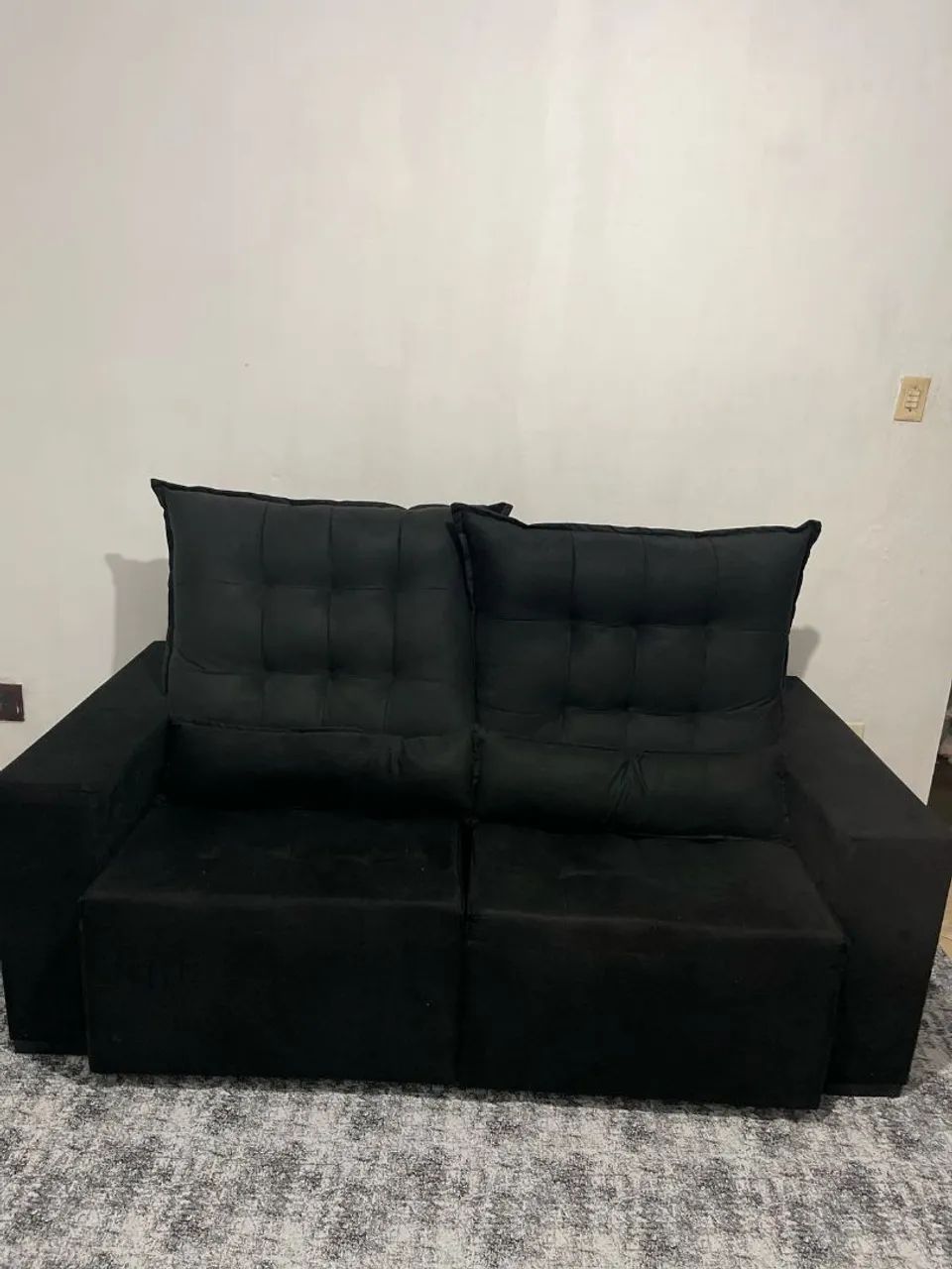 Sofá retrátil e reclinável Preto Confortável e Moderno