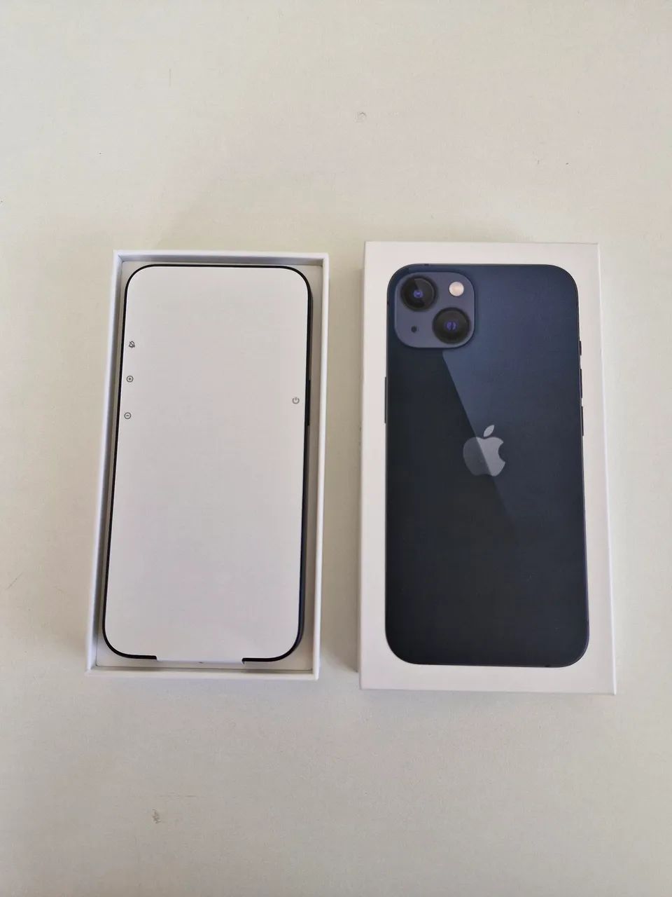 iPhone13 ブラック 128GB 箱なし 本体のみ iPhone 13 リファービッシュ品 | Back Market