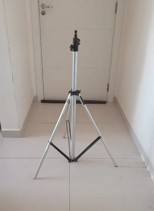Tripé para iluminação, flash ATEK Cadete I, altura 2,50m, leve, suporta 10 kgs