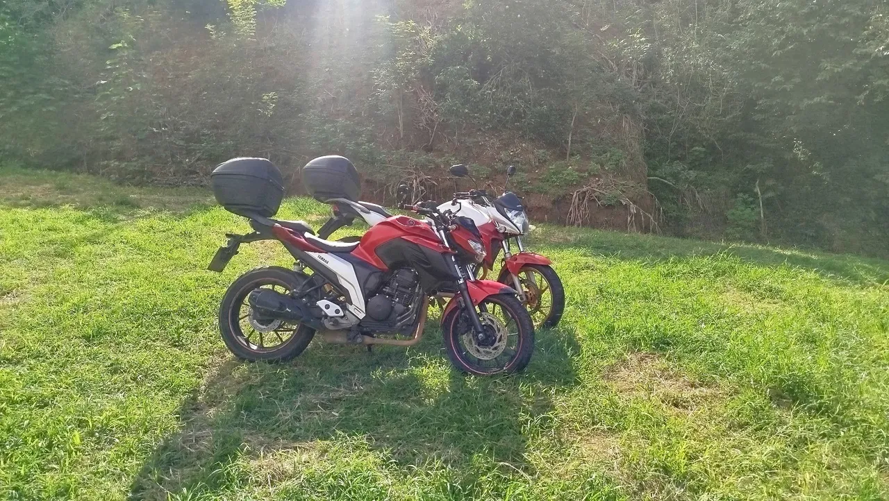 Moto Yamaha Fazer 250