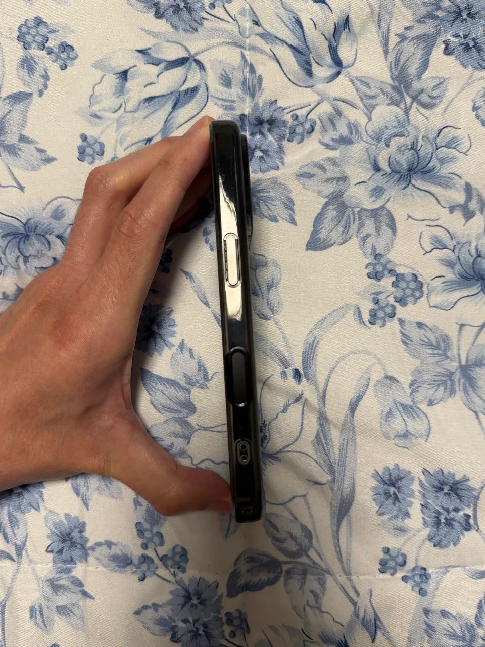 Capa Spigen iPhone 16 Pro - Preta - Foto 3