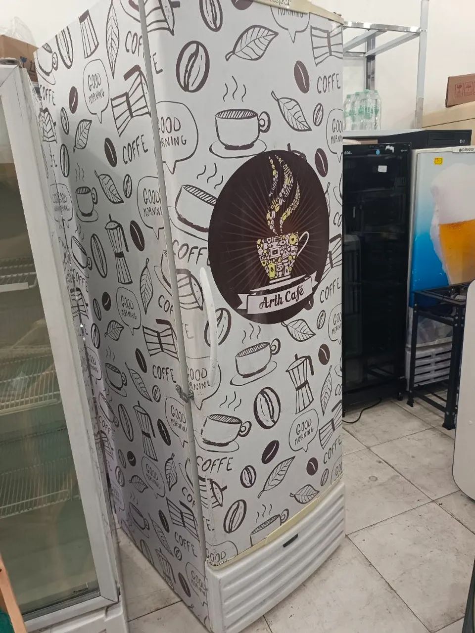 Cervejeira gelopar 570 litros 220v cabe 9 caixas de cerveja ótimo estado na garantia