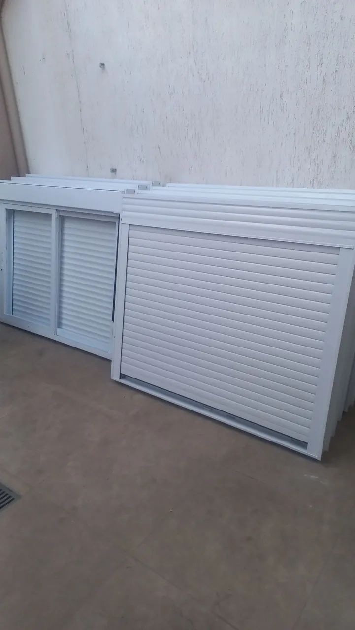 Janela com persiana branca ( tenho 4 peças ) - Foto 6