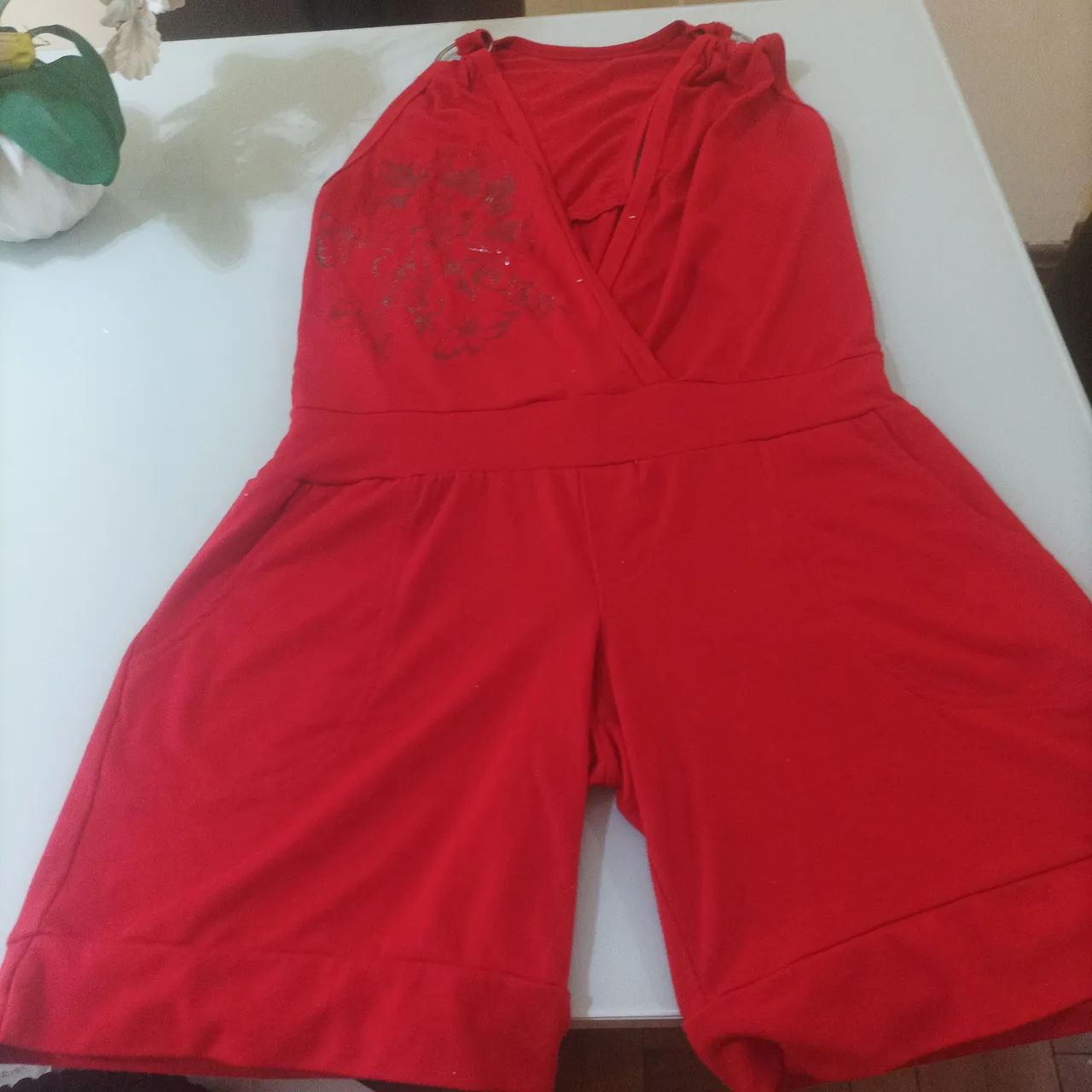 Macacão Vermelho - Tamanho M