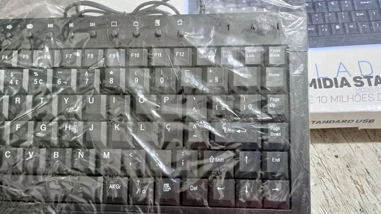 Mini Teclado Usb Multimidia Padrão Abnt2 Knup Kp-2013 Preto - Foto 3