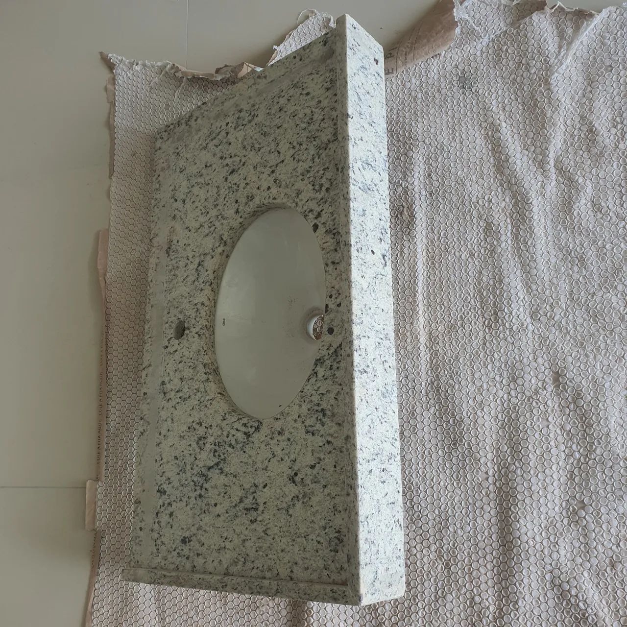 Bancada de granito com cuba embutida média  - Foto 3