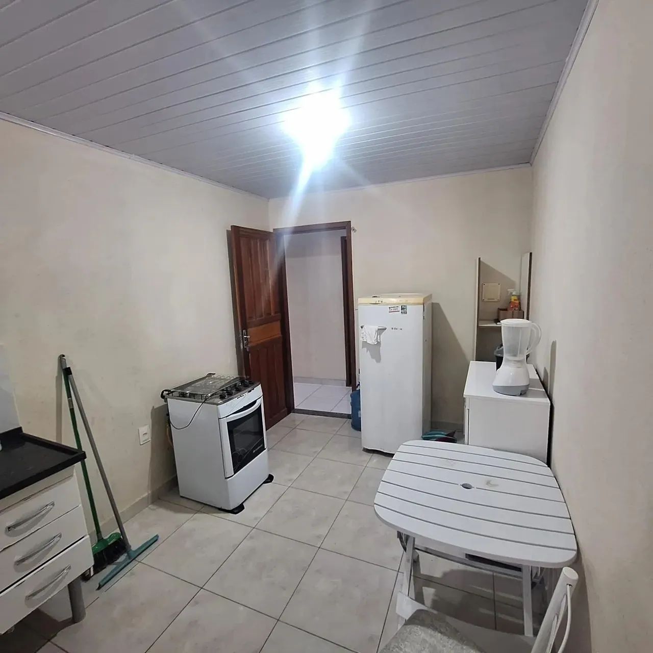Kitnet Mobiliada, Perto da UFES e Hospitais das Clínicas e Sta. Rita - Foto 2