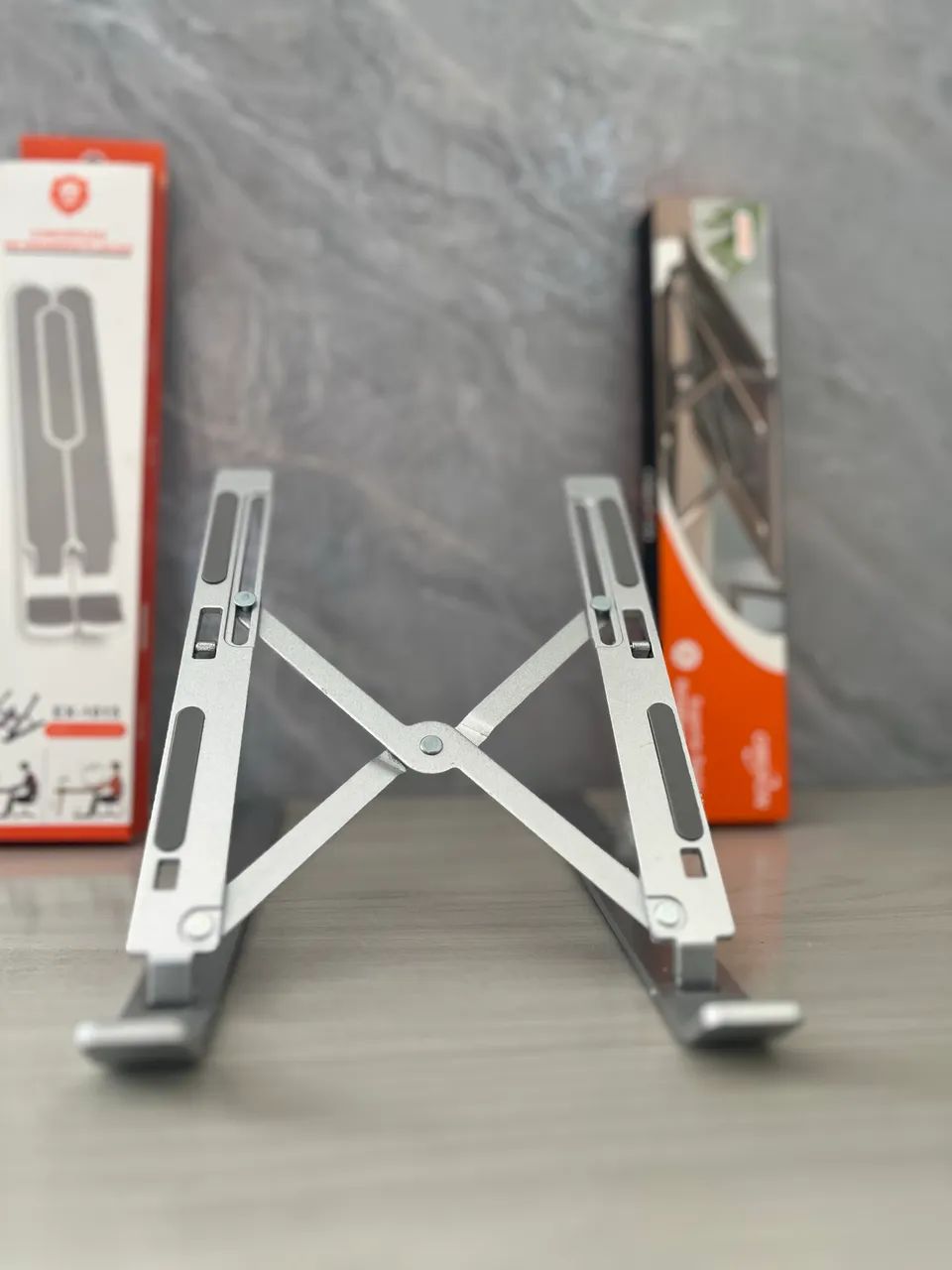 Suporte notebook de metal - ENTREGA A DOMICÍLIO 