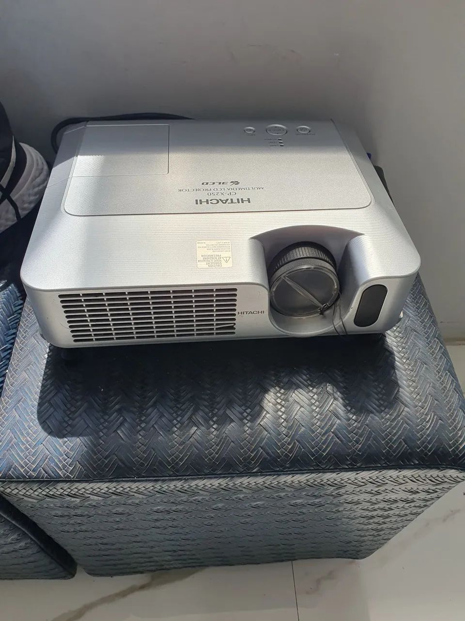 Projetor Hitachi CP-X250 - Alta qualidade de imagem - Foto 3