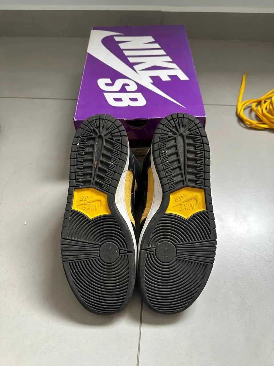 Nike SB Dunk High Pro - Preto com Amarelo - Foto 3