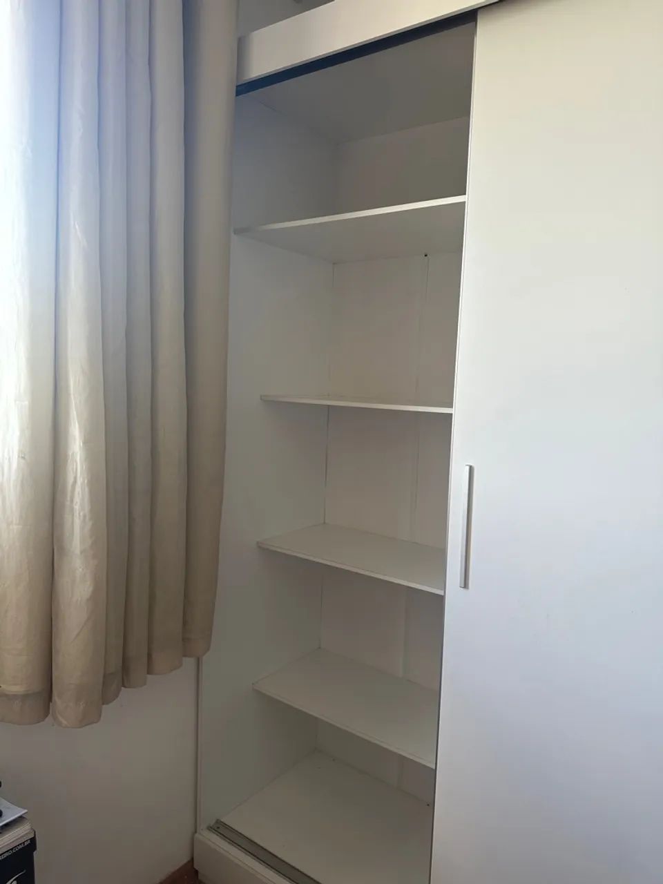 Guarda-Roupa branco de correr com espelho - Foto 4