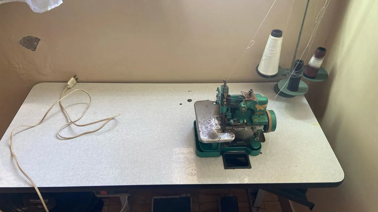 Máquina de costura Overlock Industrial