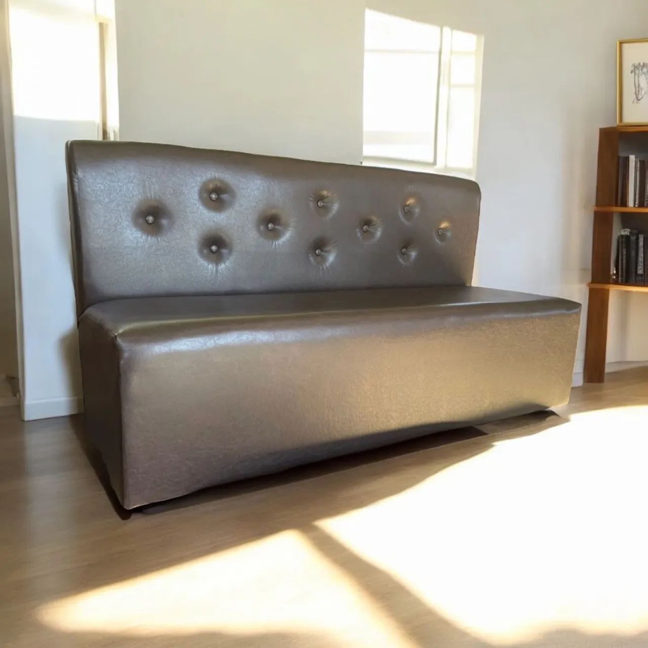 SOFÁ BANCO de ESPERA ESTOFADO Marrom Elegante! Poltrona comércio, Canto alemão l, etc  - Foto 4