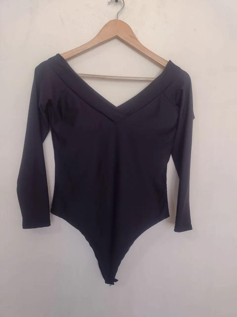 Body preto de manga comprida