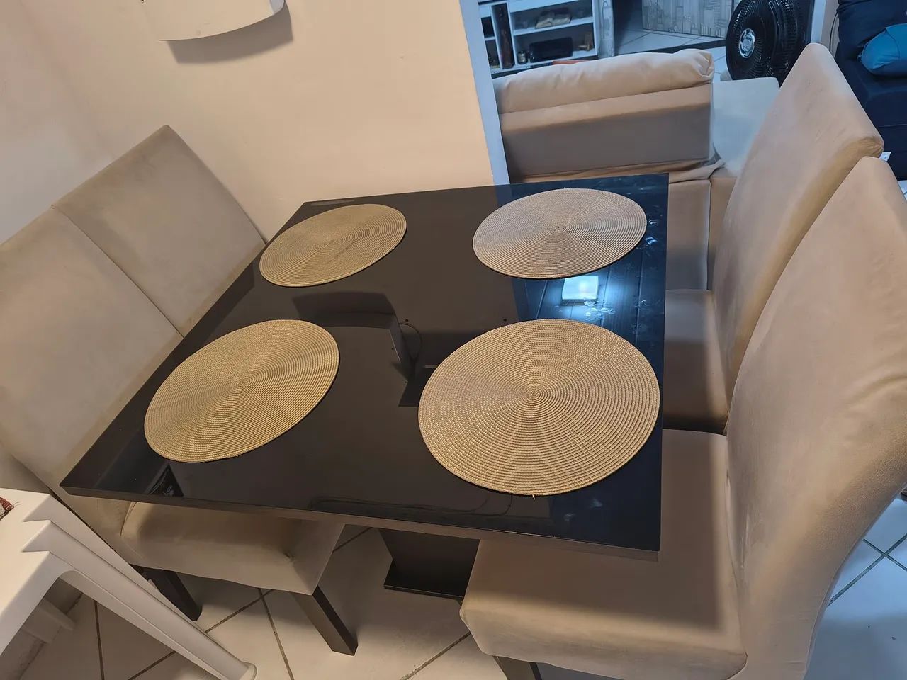 Mesa de Jantar de Vidro Preto