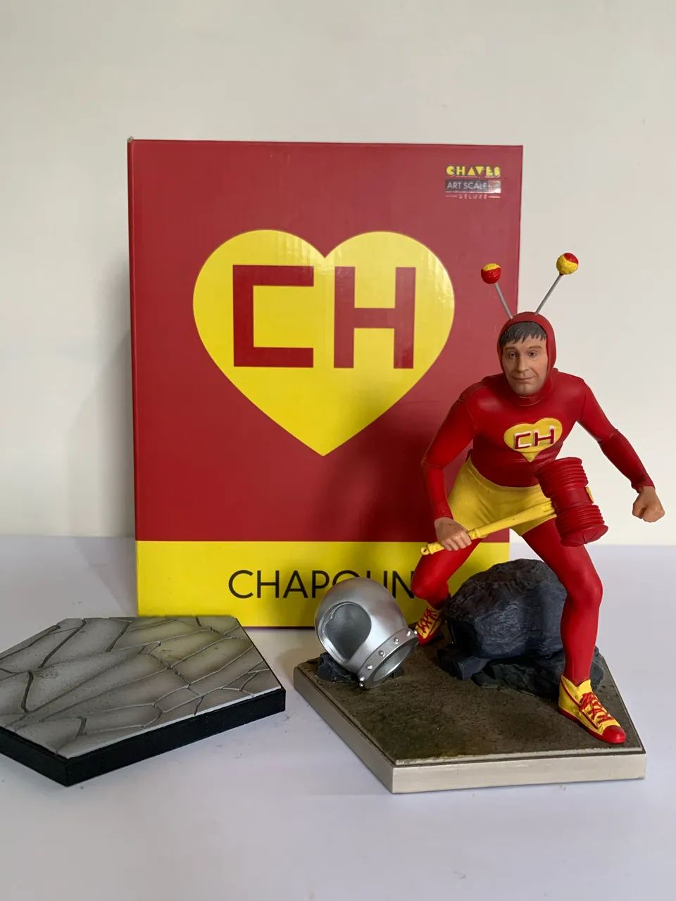 Chapolin Versão Deluxe Iron Studio 1/10  - Foto 2