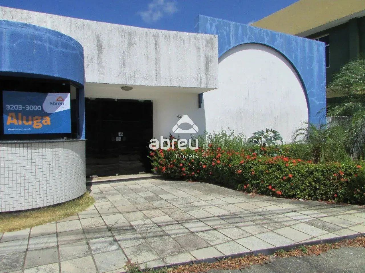 Casa comercial para locação.