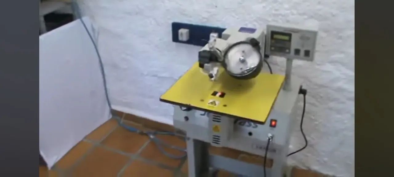 Pontolhadeira de Strass Automática - Foto 2