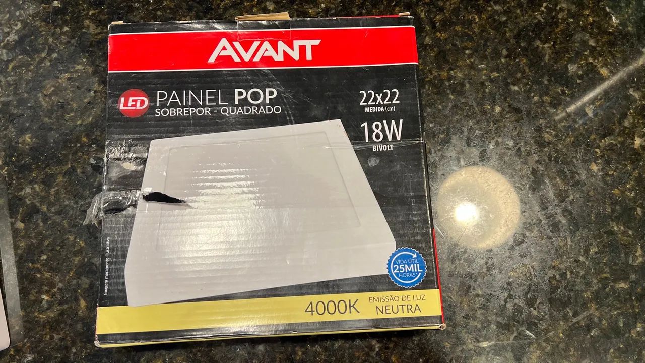 Painel LED 18W Quadrado 22x22cm Bivolt 4000K