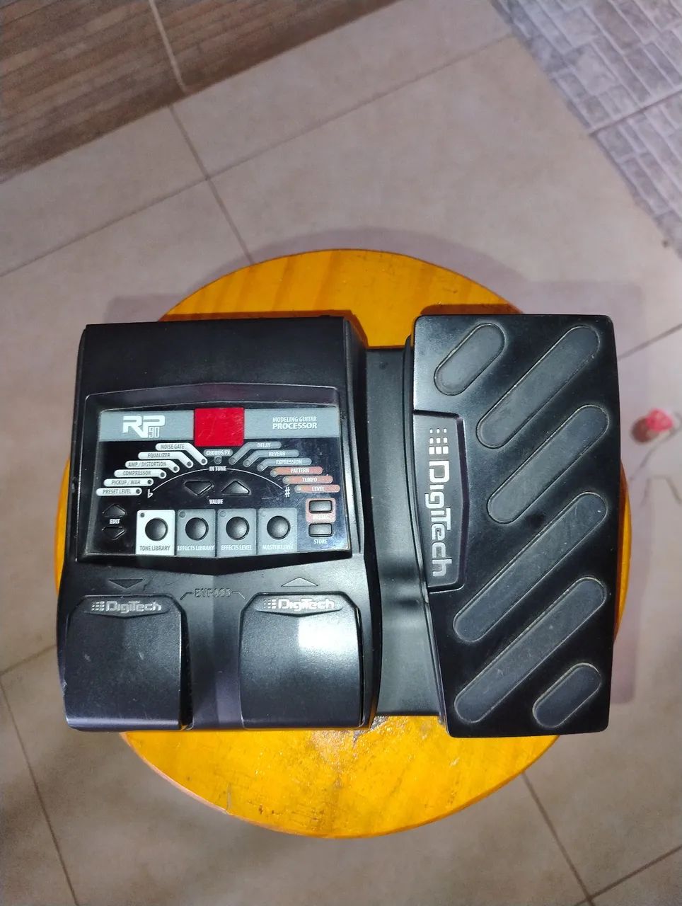 Pedal de Guitarra Digitech RP-90 - Foto 2
