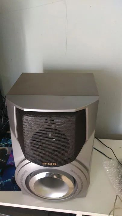 Caixa de Som aiwa com subwoofer  