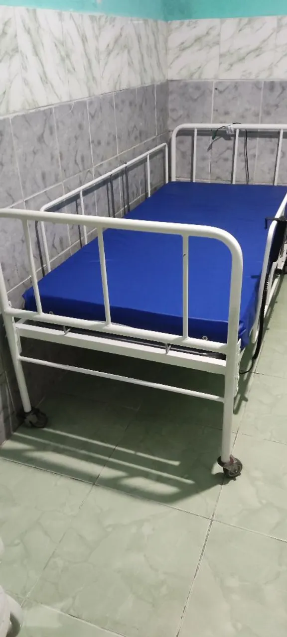 CAMA HOSPITALAR MOTORIZADA ARTICULADA PILATI + COLCHÃO <br>